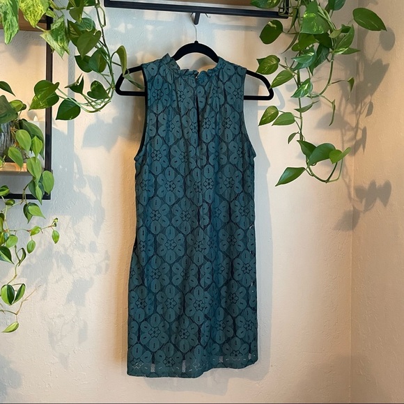 Paper Crane Green Lace Dress - Picture 3 of 7